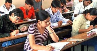 up vdo exam candidates sitting by putting bluetooth in ear stf exposed game know how it works